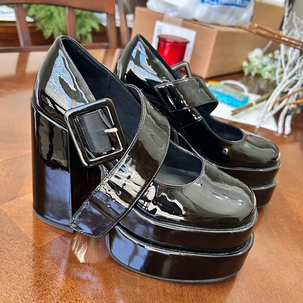 Steve Madden Black Patent Leather Heels